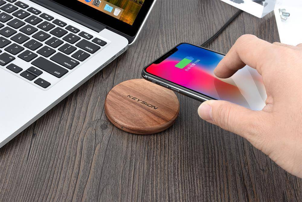 شاحن لاسلكي سريع بتقنية Qi من فيردانت تشارج — مصنوع من الخيزران، مع حماية من ارتفاع الحرارة