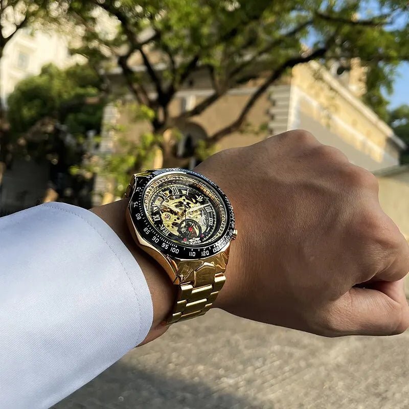 Aurora Luxe Mechanické hodinky — strojek poháněný pohybem, design se zlatavým leskem