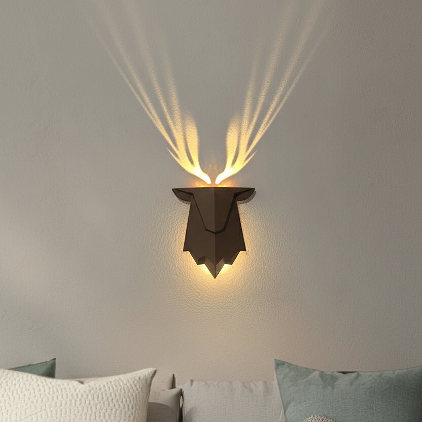 Lámpara de pared Eldara con ciervo — Diseño minimalista, atenuación suave, brillo sereno