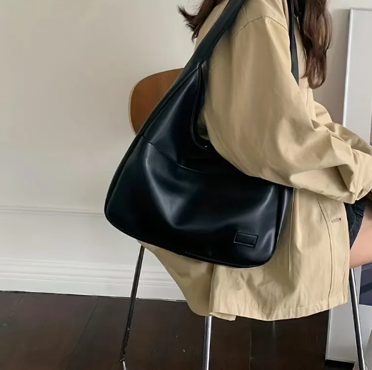 Structured Leather Handbag — 32 × 28 × 14 cm Brown and Black Design, Adjustable Strap