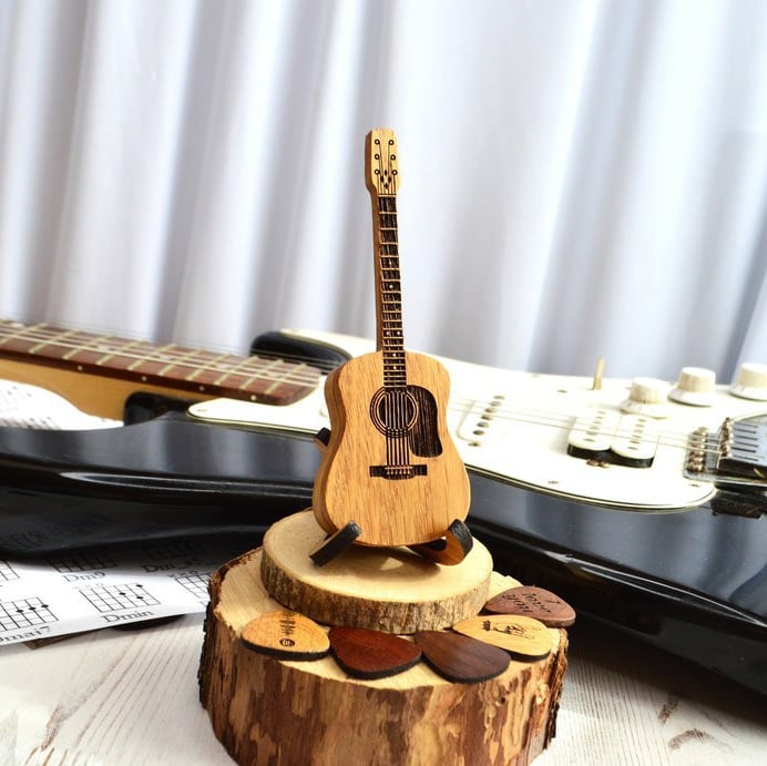 Engraved Wooden Guitar Pick Box — Display Stand Included