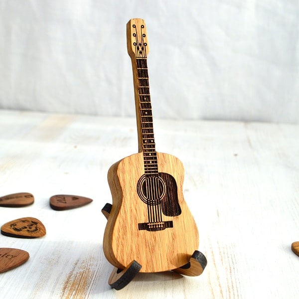 Engraved Wooden Guitar Pick Box — Display Stand Included