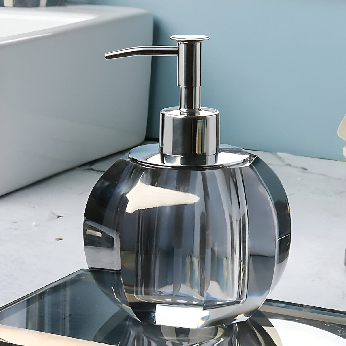Exklusives Bad-Accessoires-Set aus Glas — Design im Kristallstil