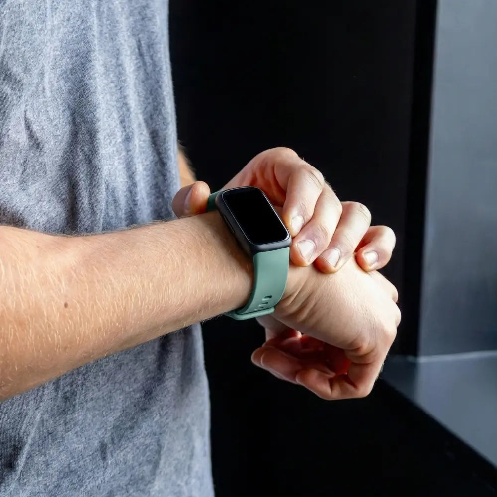 سوار سيليكون أخضر بديل لجهاز Fitbit Inspire 3