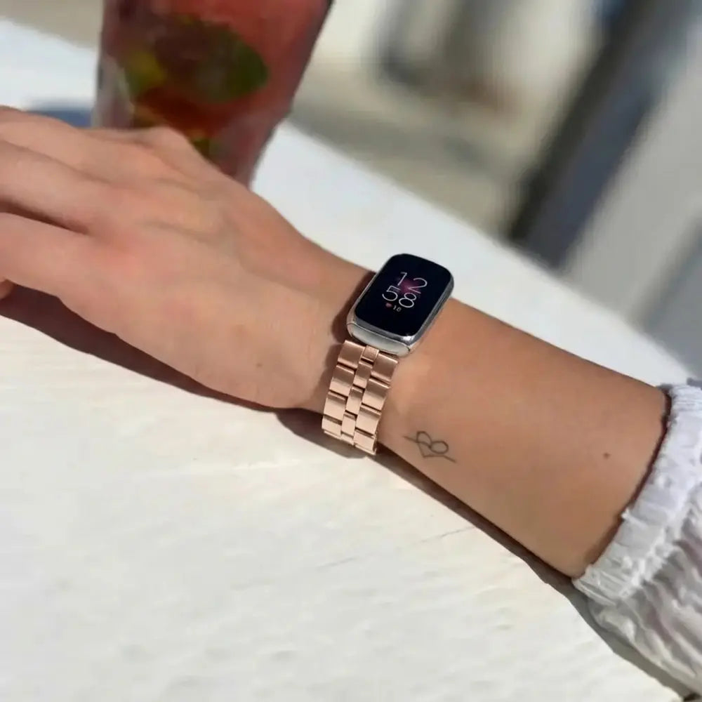 سوار Fitbit Luxe من الفولاذ المقاوم للصدأ بلون الشامبانيا