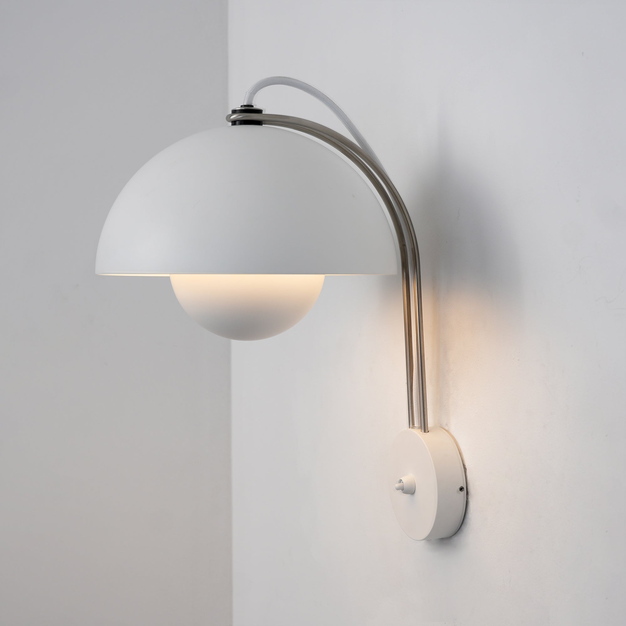 VP9 Wall Lamp With Double Dome Design In 13 Colors, Dimmable E26/E27