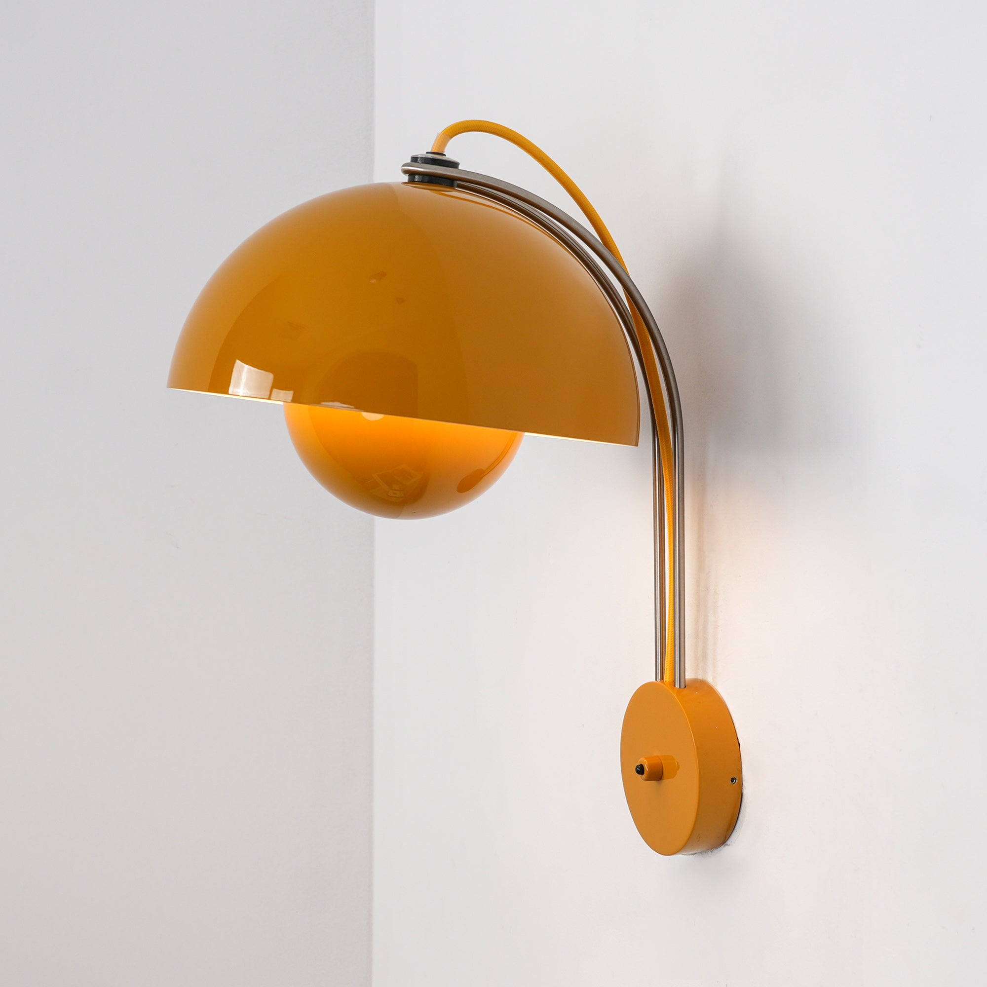 VP9 Wall Lamp With Double Dome Design In 13 Colors, Dimmable E26/E27