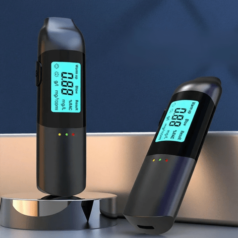 Analisador portátil de alcoolemia SwiftBreath — pronto para carregamento por USB, leituras em três segundos