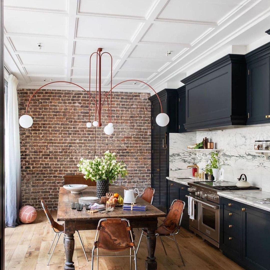 Nova Crest Pendant Light With Bold Hanging Design For Dining Rooms And Entryways