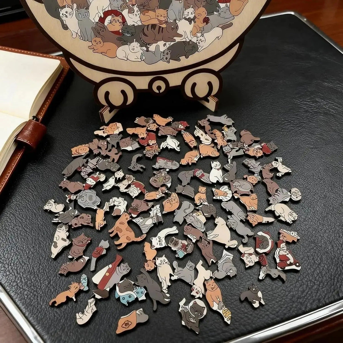 135 darabos, macskaformájú fa puzzle — Keret nélküli dekoratív kialakítás