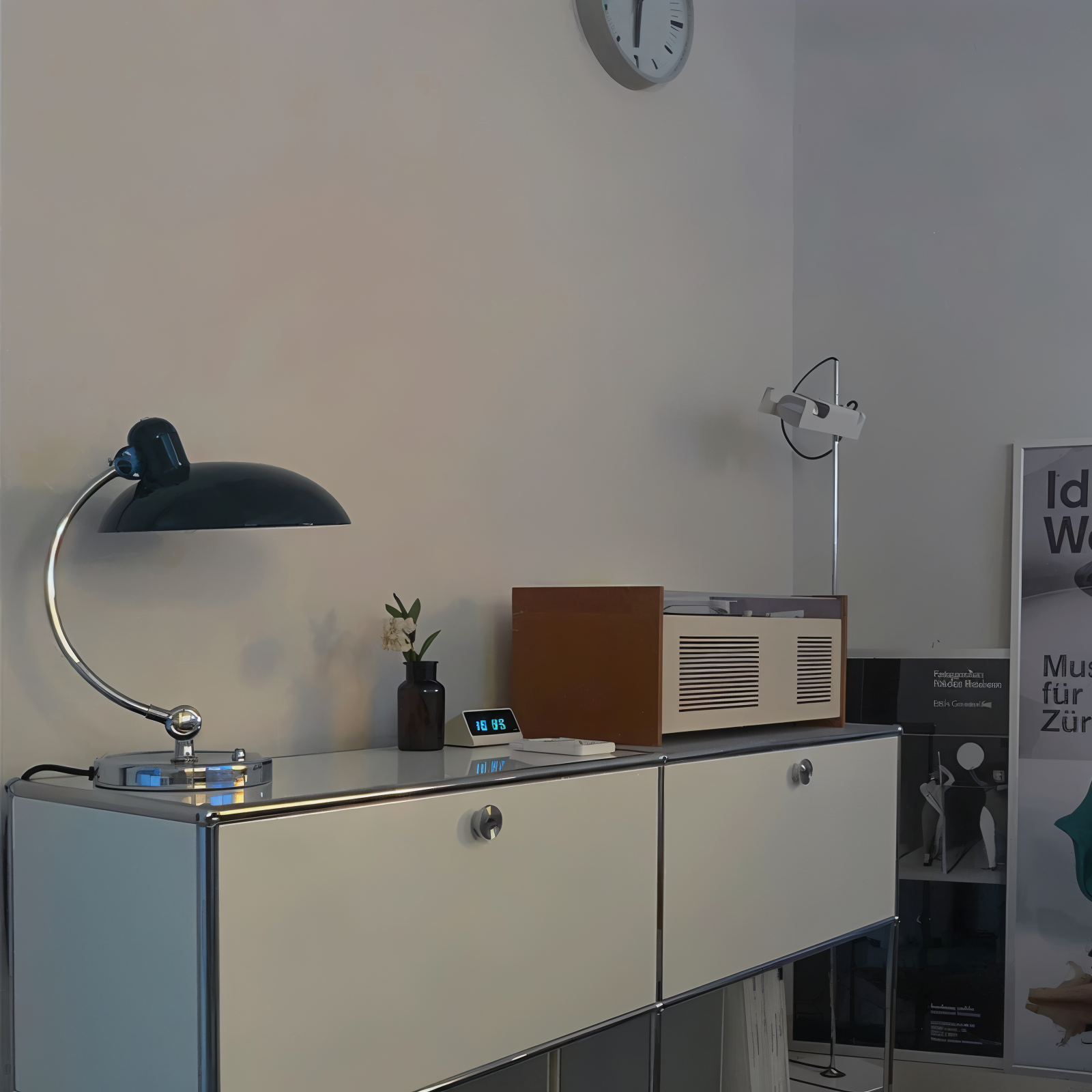 Industrial Style Adjustable Metal Table Lamp For Desk And Reading