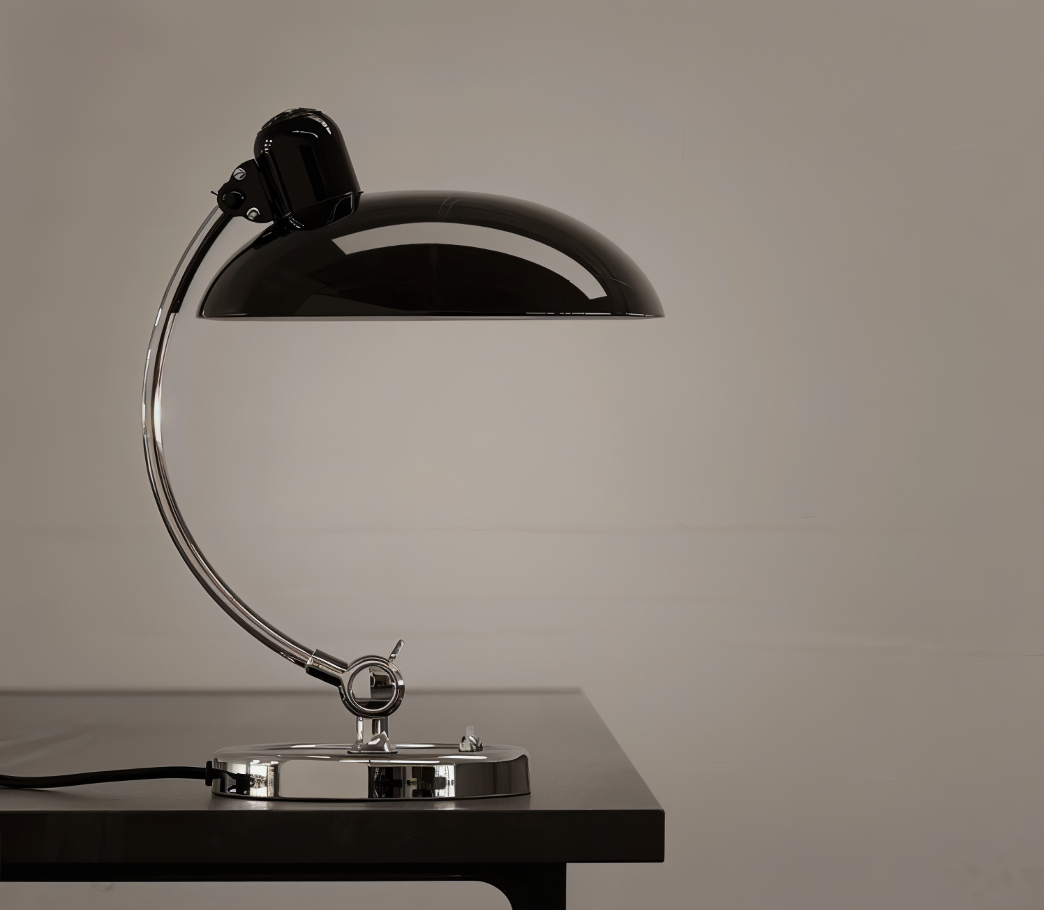 Industrial Style Adjustable Metal Table Lamp For Desk And Reading