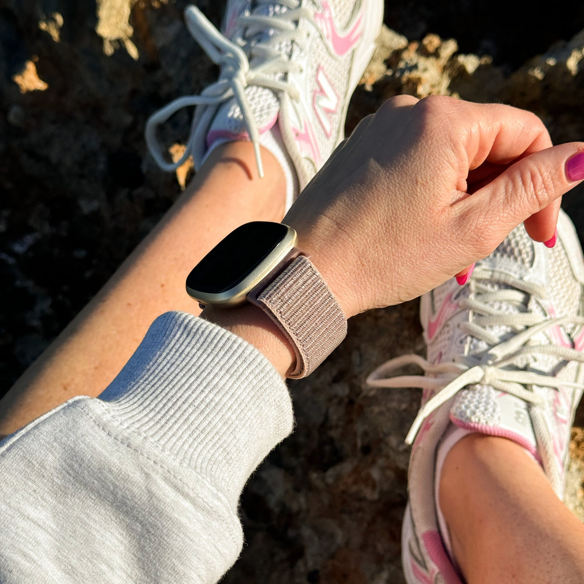 Ανταλλακτικό νάιλον λουράκι για Fitbit Versa 3 — γκρι και ροζ υφασμάτινο λουράκι
