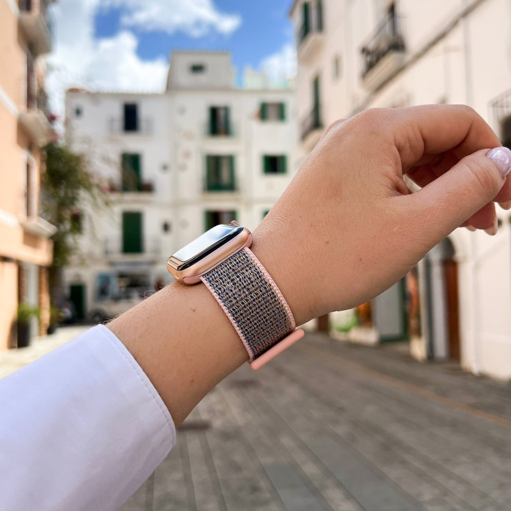 Měkký růžový nylonový řemínek pro Apple Watch