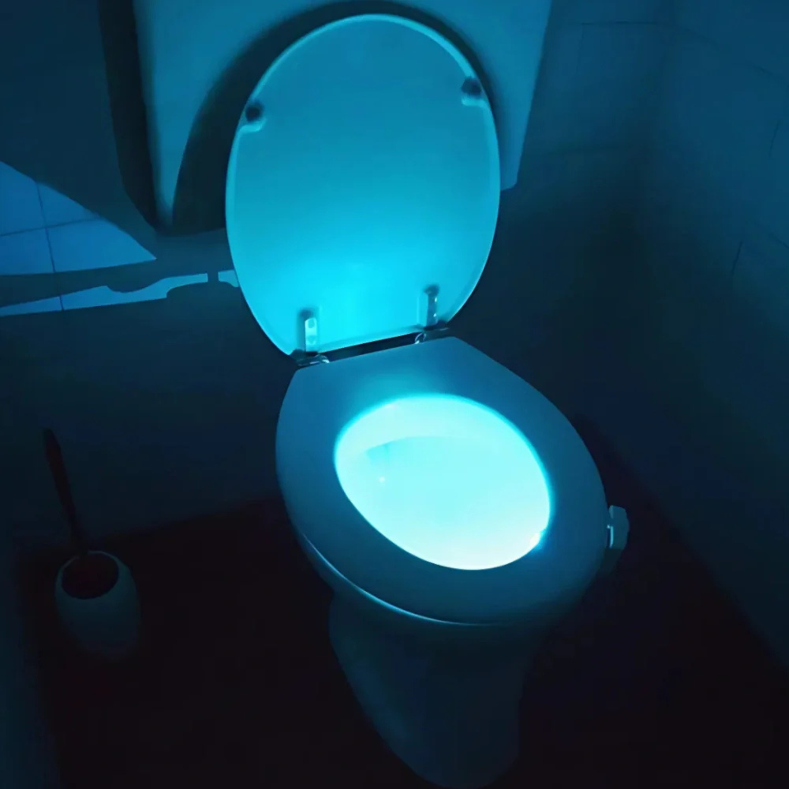 Noční světlo IllumiGlow — integrovaný pohybový senzor a barevné varianty
