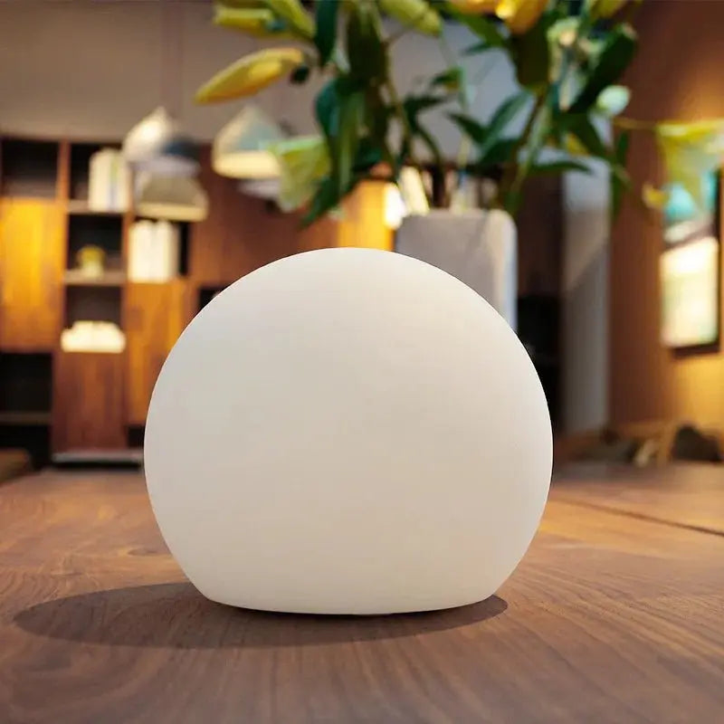 Lámpara de mesa LED en forma de globo — 16 colores, control remoto y 10 horas de duración de la batería