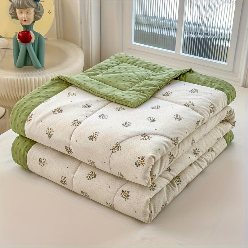 Breathable Floral Quilt — Elegant, Lightweight Bedspread Design