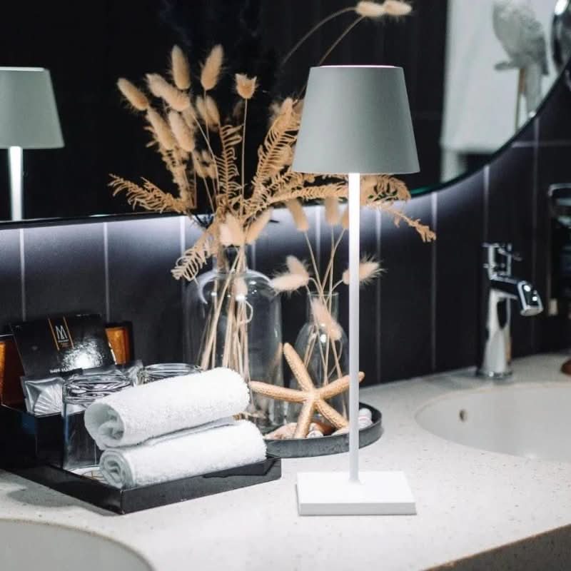 LUXNEST ασύρματο επιτραπέζιο φωτιστικό LED — Ρυθμιζόμενη φωτεινότητα και ατμοσφαιρικός φωτισμός