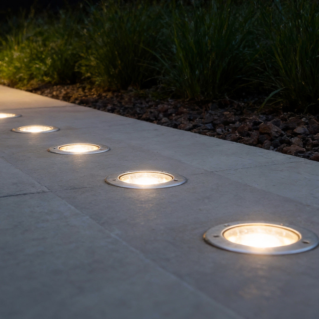 Solární zapuštěná zahradní svítidla Luminara – teplé světlo 3000 K, zapuštěná montáž do země