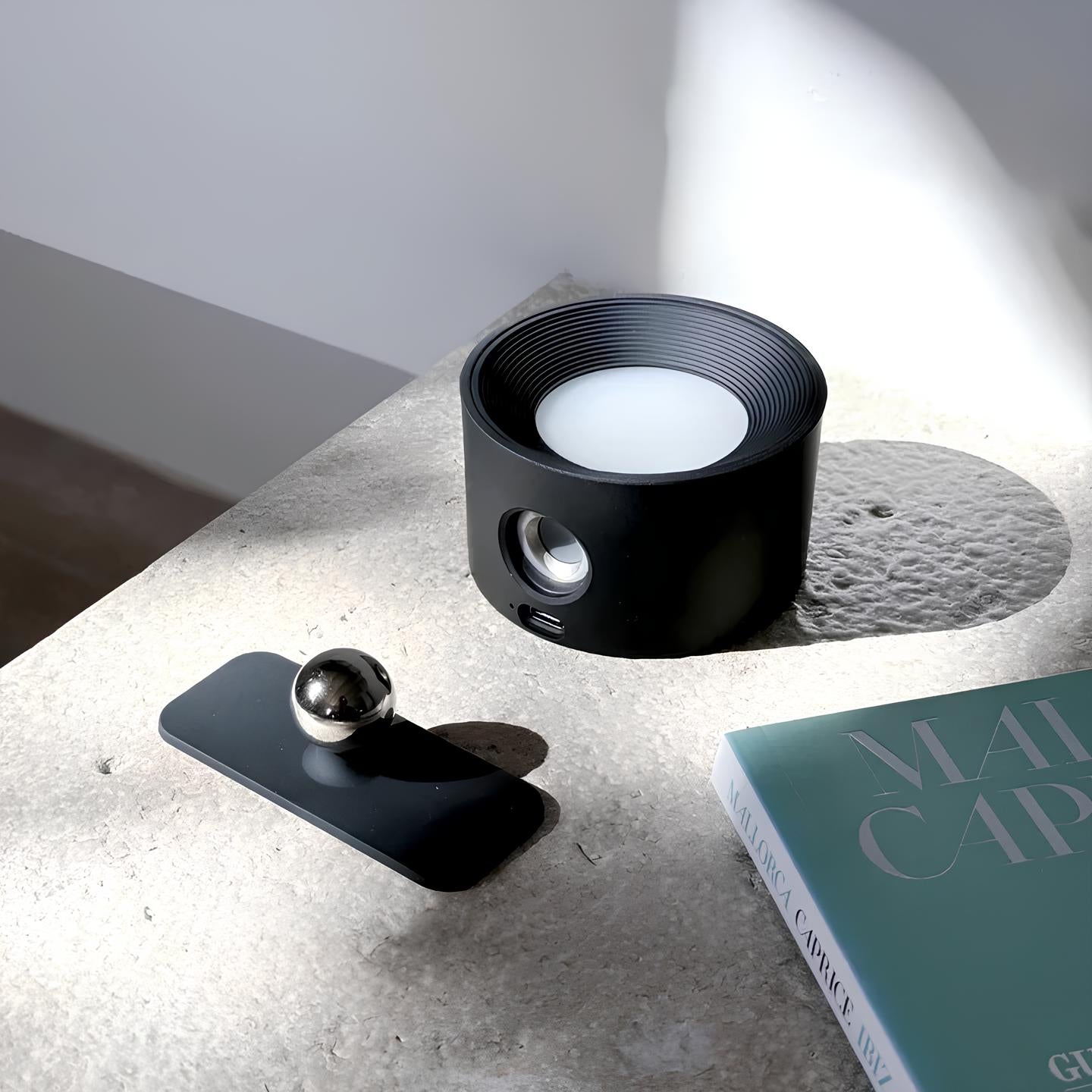 Bezdrátová dobíjecí nástěnná lampa LumoFlex — otočení o 360 stupňů, stmívatelné osvětlení