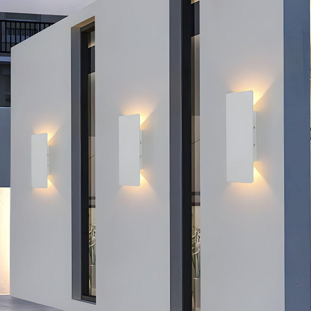 LuxeWall venkovní nástěnné svítidlo — hliníkové provedení odolné proti povětrnostním vlivům, integrovaná technologie LED