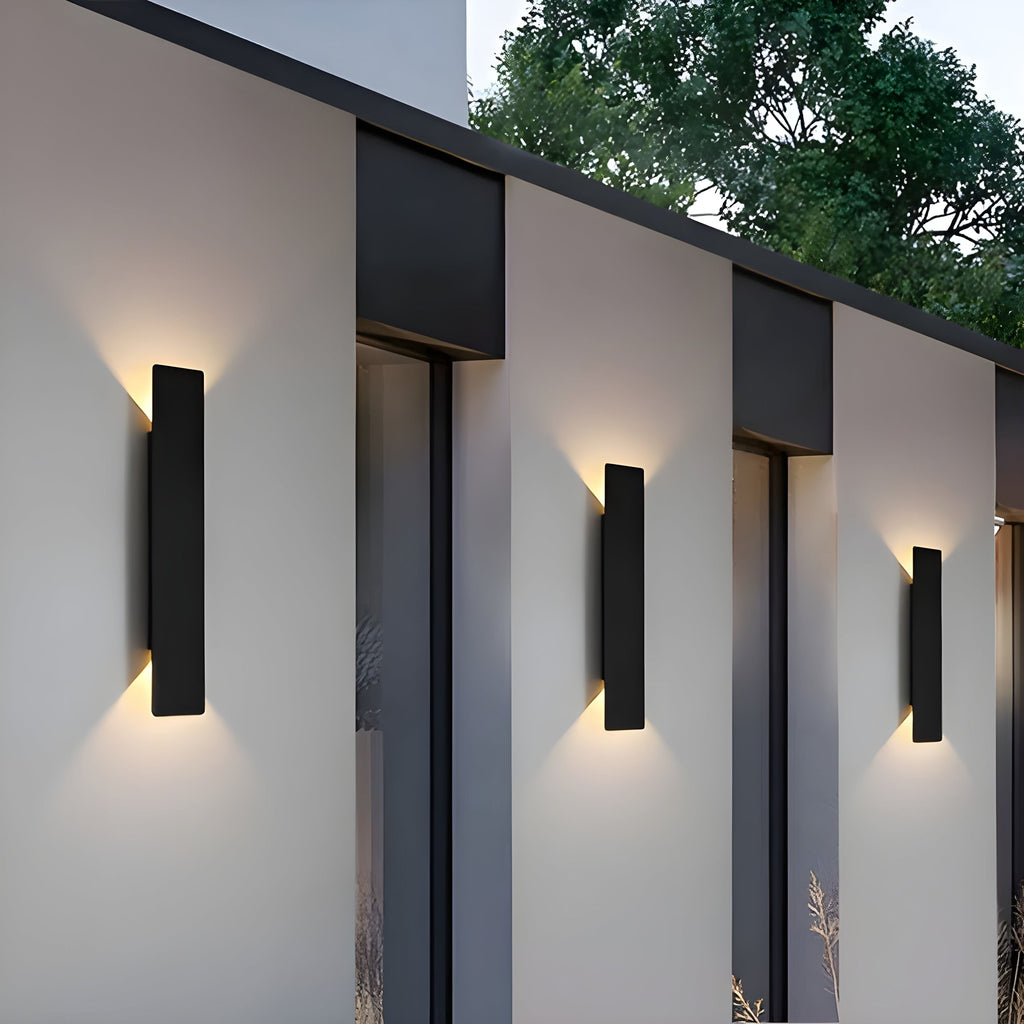 LuxeWall venkovní nástěnné svítidlo — hliníkové provedení odolné proti povětrnostním vlivům, integrovaná technologie LED