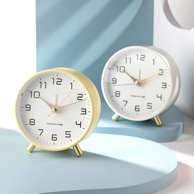 Mira Silent Sweep Desk Clock — Scandinavian Style, Quiet Continuous Movement