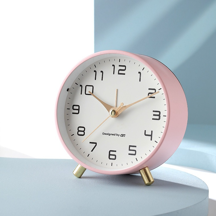 Mira Silent Sweep Desk Clock — Scandinavian Style, Quiet Continuous Movement