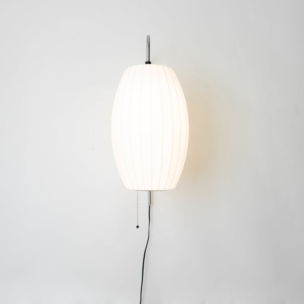 Nástěnná lampa z ořechového dřeva a bílé barvy s hedvábným stínidlem pro obývací pokoj a ložnici