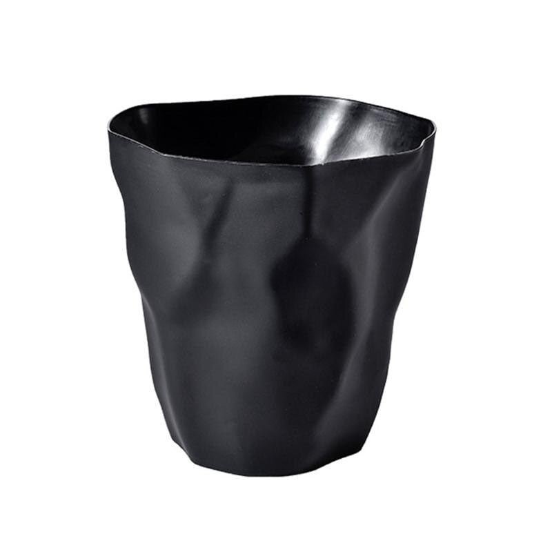 Odpadkový koš z kolekce Nordic — odolný plast, nepravidelný tvar, elegantní profil