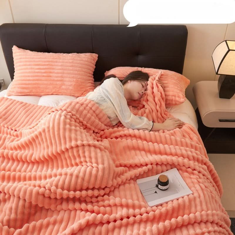 CLOUDHARE Plüschdecke aus Kaninchen-Milchvelours – Passendes Set aus Decke und 2 Kissenbezügen
