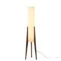 Liora Walnuss-Stehlampe mit weichem Schirm und Messingdetails für Wohnzimmer und Schlafzimmer