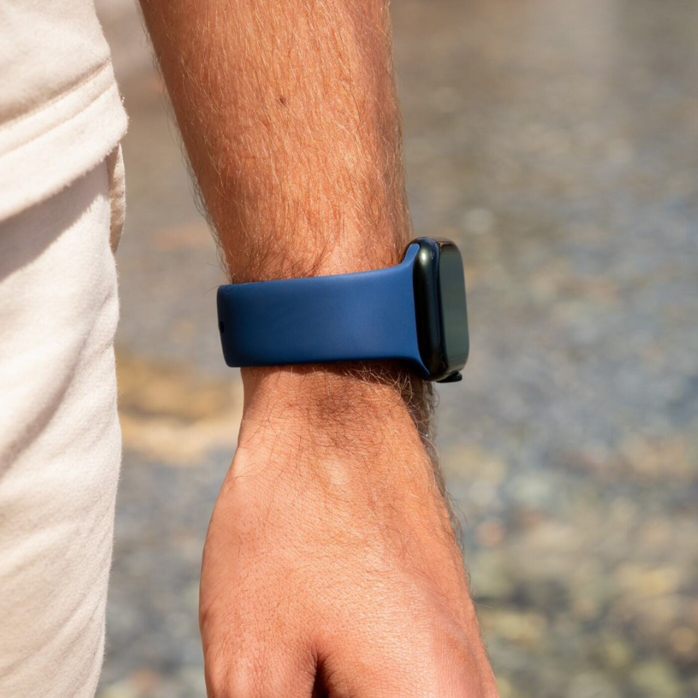 Blå silikonerem til Apple Watch — Let og sikker pasform