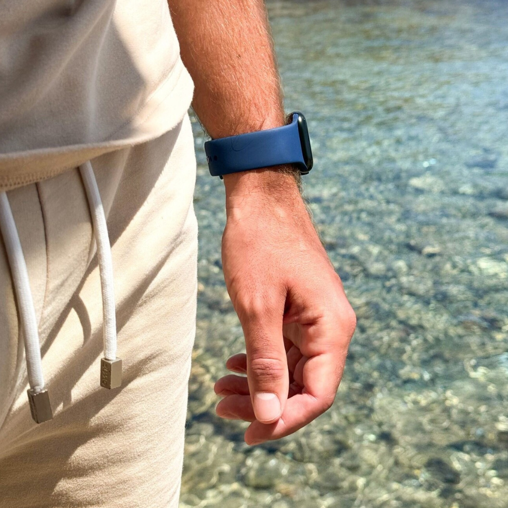 Blå silikonerem til Apple Watch — Let og sikker pasform