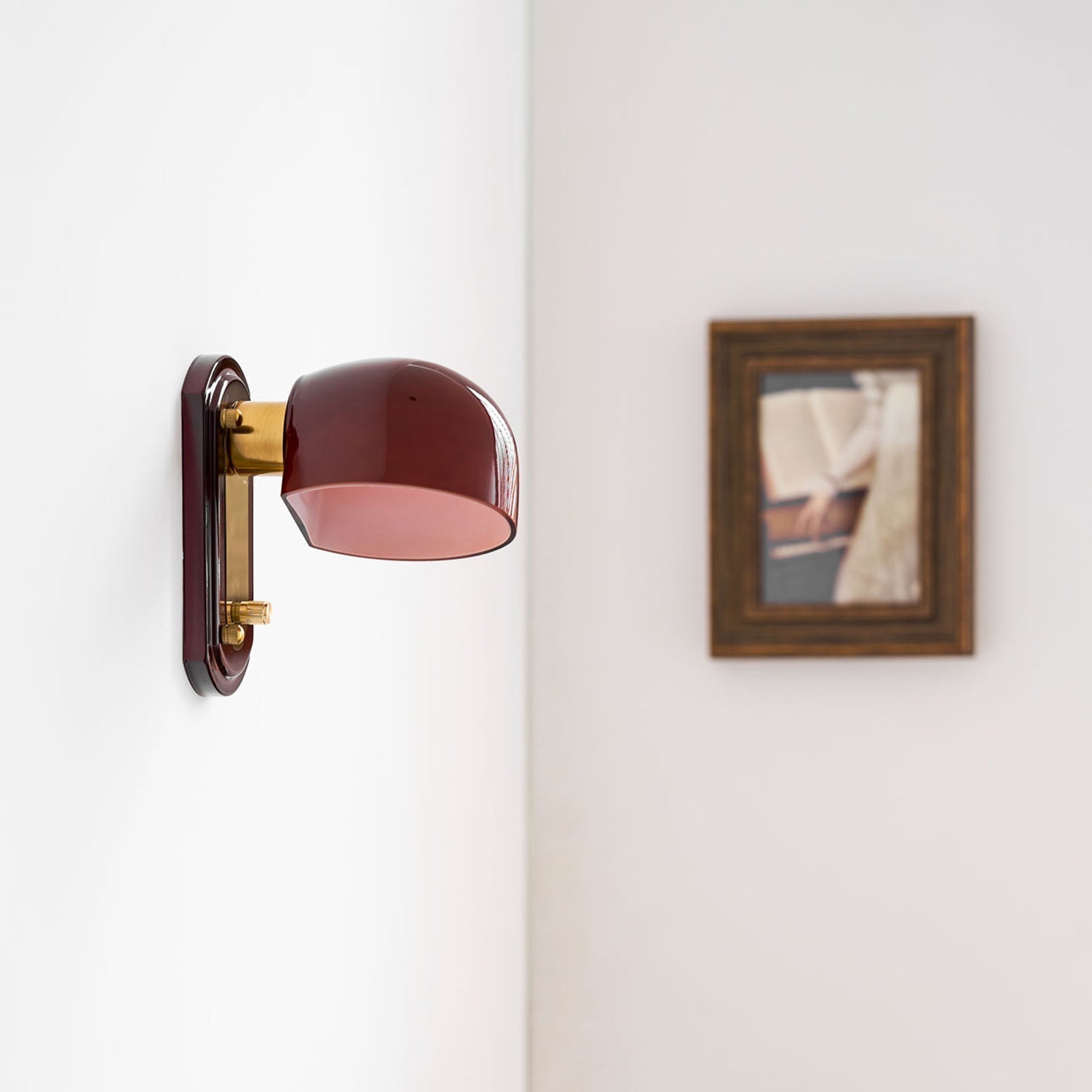 Crimson Glass Lampshade Wall Light For Living And Dining Rooms