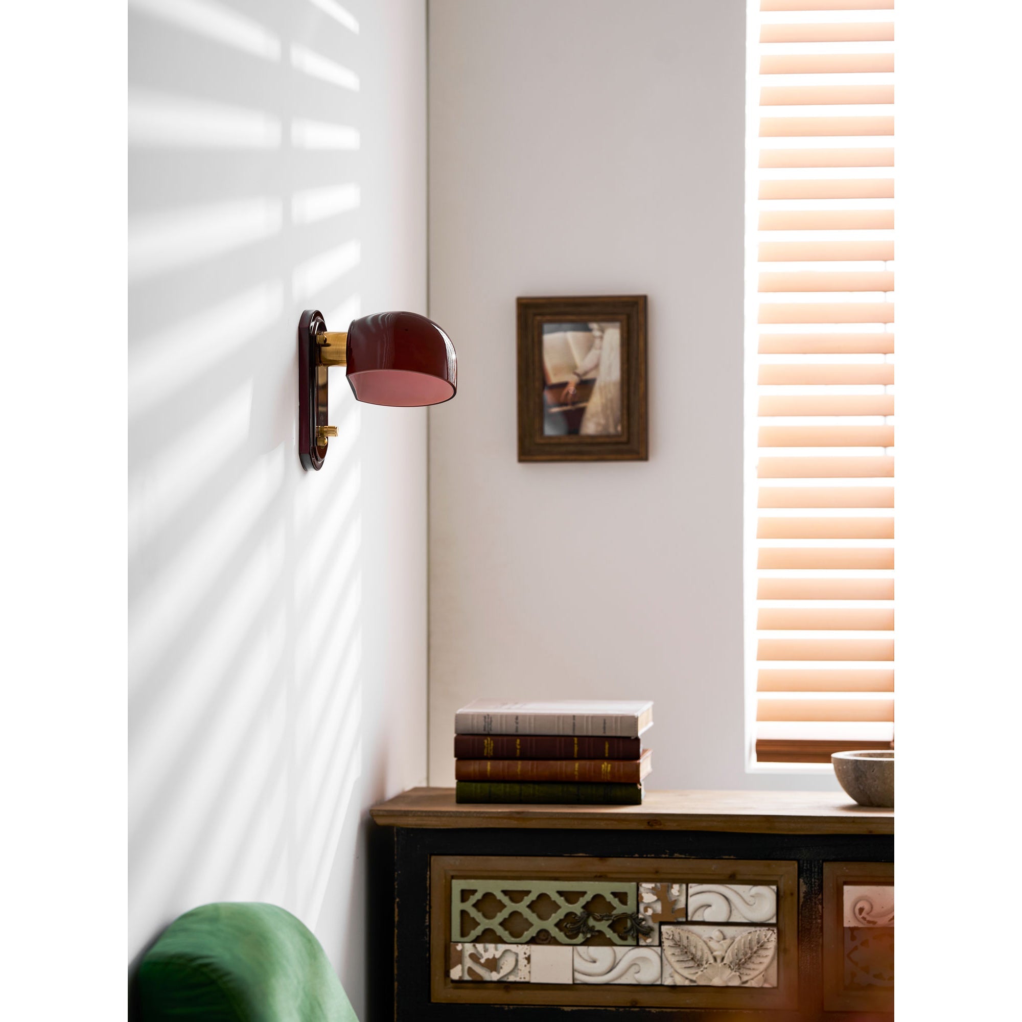 Crimson Glass Lampshade Wall Light For Living And Dining Rooms