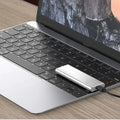 Bærbar ekstern SSD-stasjon — slank profil, USB 3.2