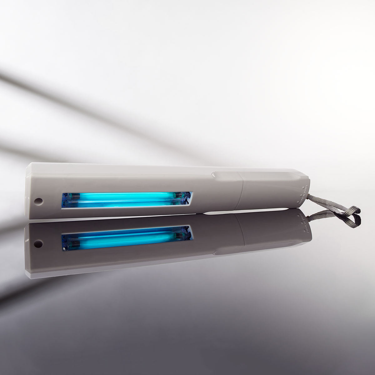 UV-desinfektionsstav — håndholdt overfladerenser med automatisk slukning og kompakt design