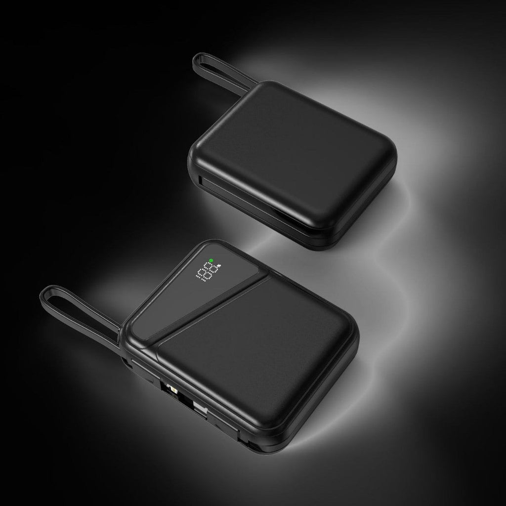 Kompakt powerbank — slankt, bærbart design, LED-display og hurtigladeport