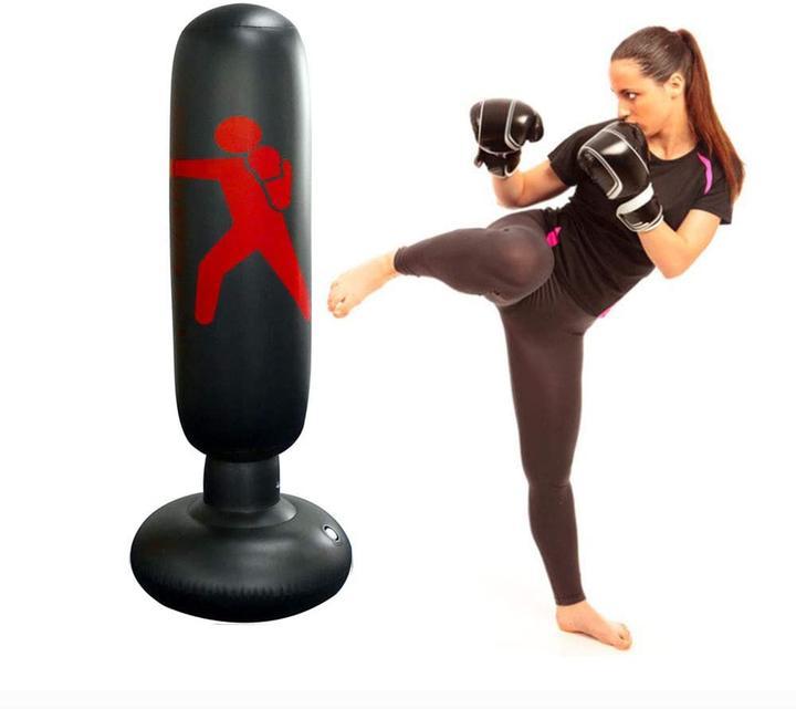 Nafukovací boxovací pytel PunchPro — volně stojící základna, pružný terč pro údery