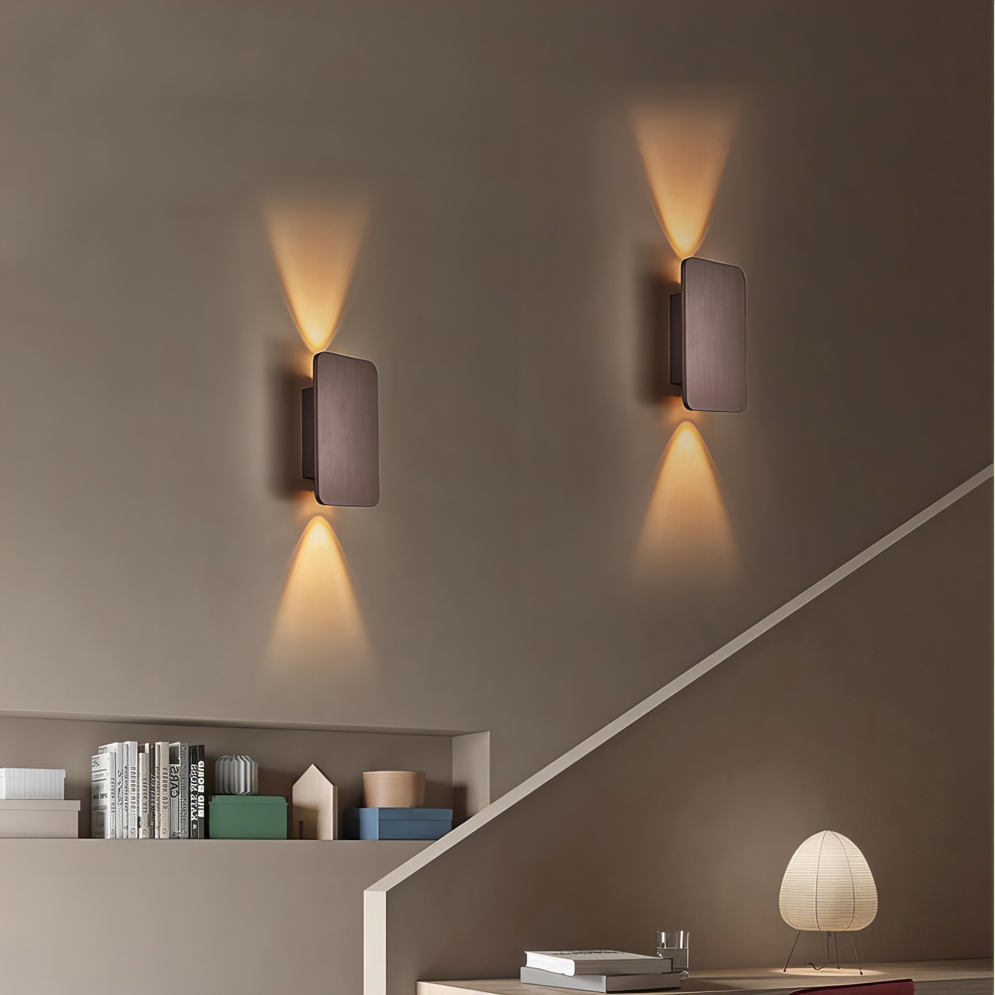 Contemporary Outdoor Wall Light IP65 For Patios And Gardens Exterior Wall Fixture