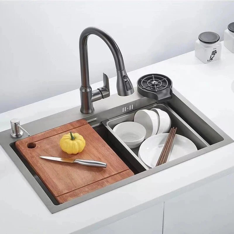 Torneira de cozinha extraível com rotação de 360° AureaFlow — Estilo contemporâneo elegante