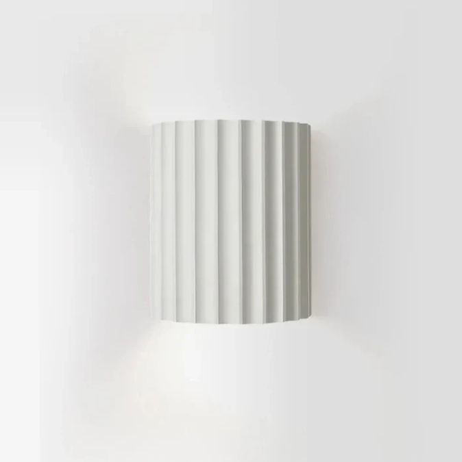 Lumora Wall Light In Resin With Dual-Sided Ambient Glow For Modern Interiors And Hallways