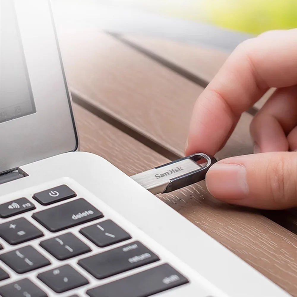 Secure Tech -salattu USB-muistitikku — kestävä metallikotelo, kompakti ja kannettava rakenne