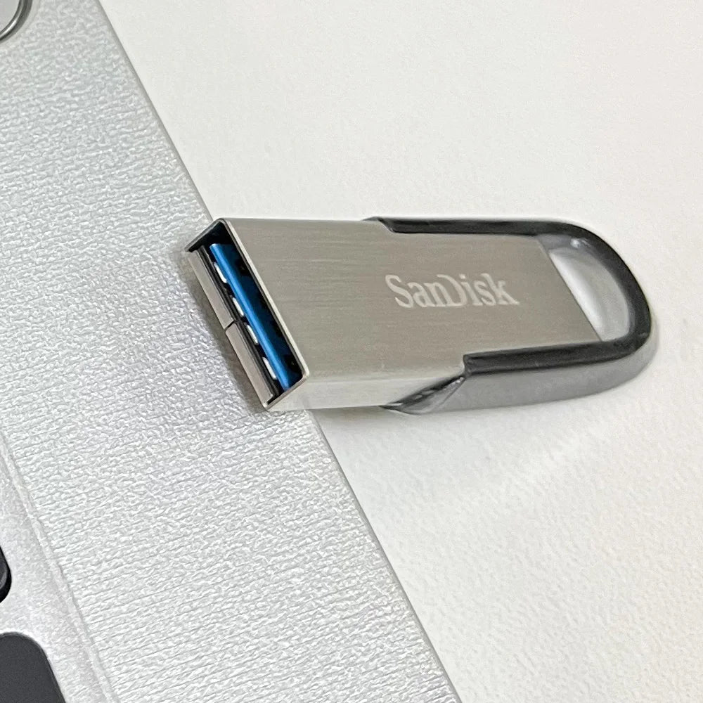 Secure Tech -salattu USB-muistitikku — kestävä metallikotelo, kompakti ja kannettava rakenne