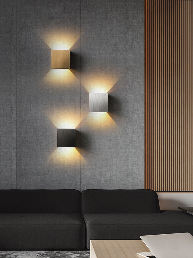 ElegantBeam Minimalist Wall Lamp For Sophisticated Illumination And Subtle Glow In Living Spaces