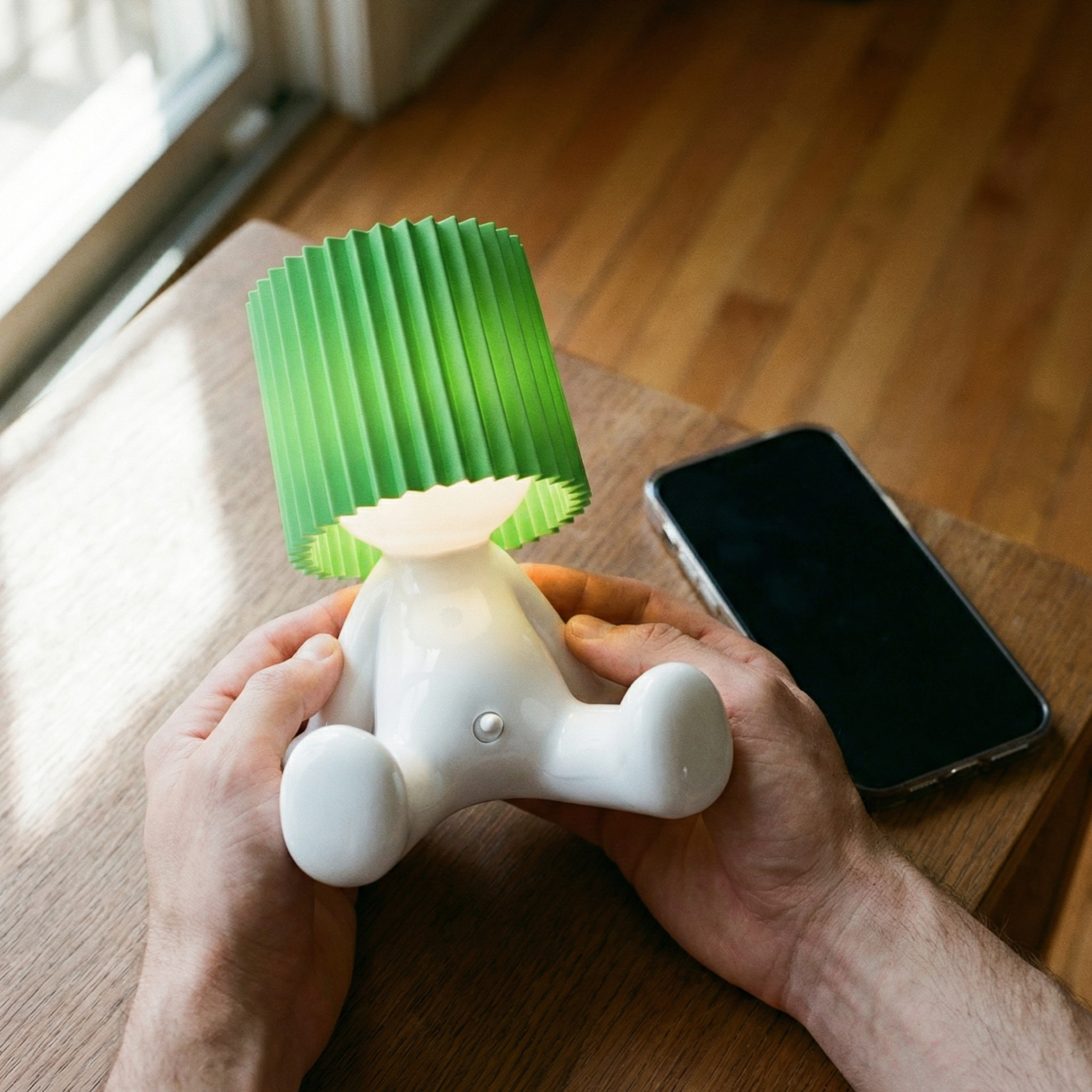 Stolní LED lampa na baterie bezdrátová v osmi barvách