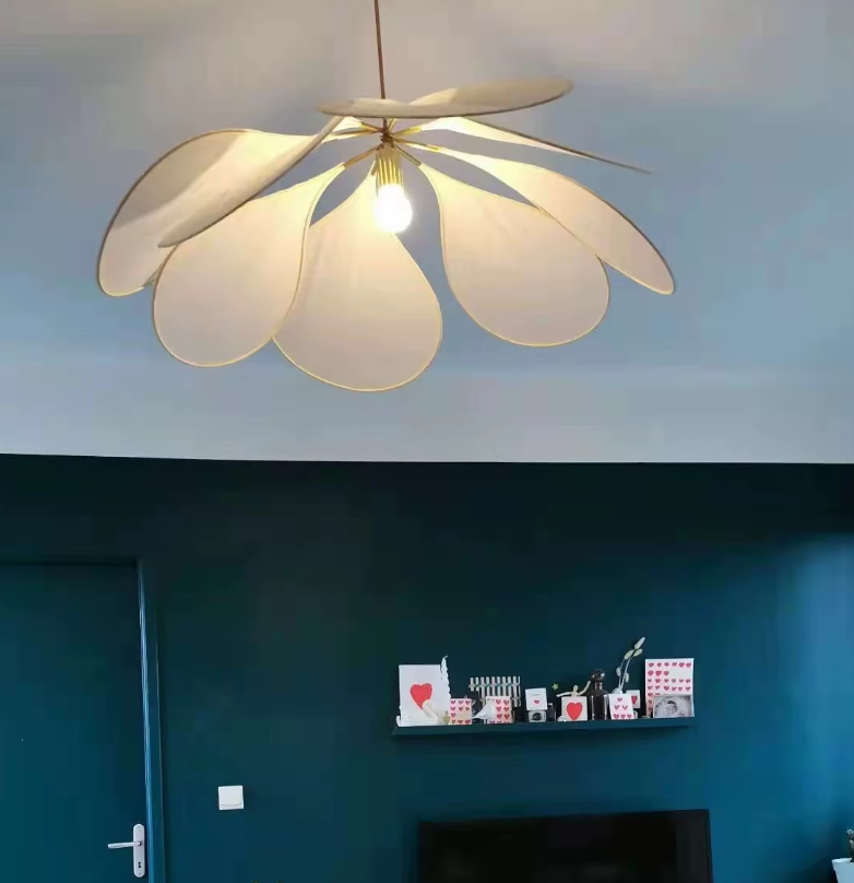Vellora Pendant Lamp Petal With Gentle Floral Light For Living Areas Across Modern Rooms And Hallways