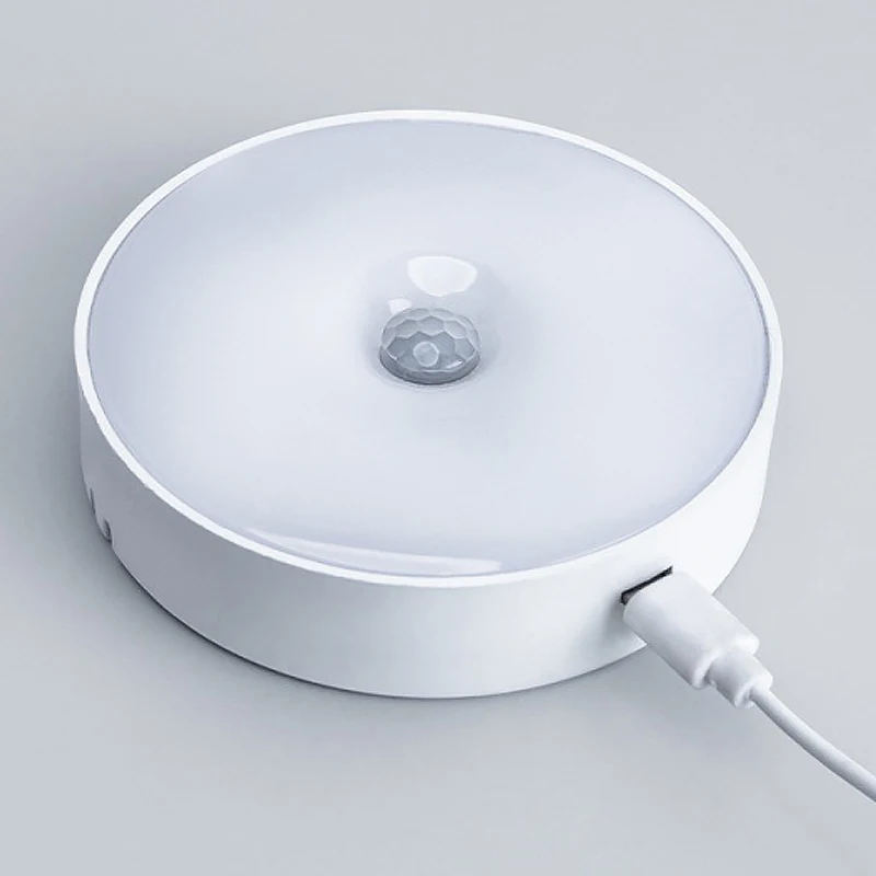 LED světlo s pohybovým senzorem a USB nabíjením — magnetické uchycení
