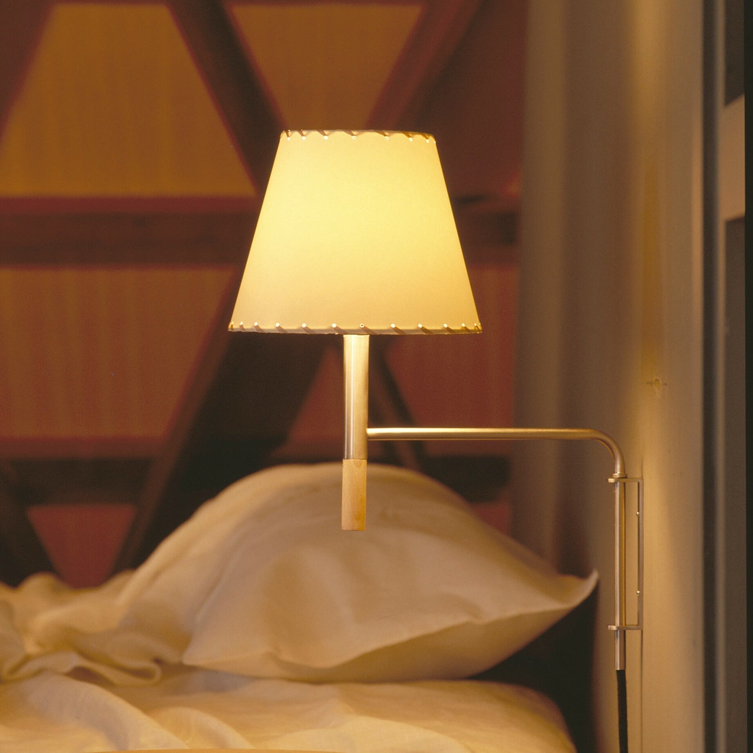 Wall Lamp Featuring Swivel Arm Modern Reading Light With Parchment Or Pleated Shade